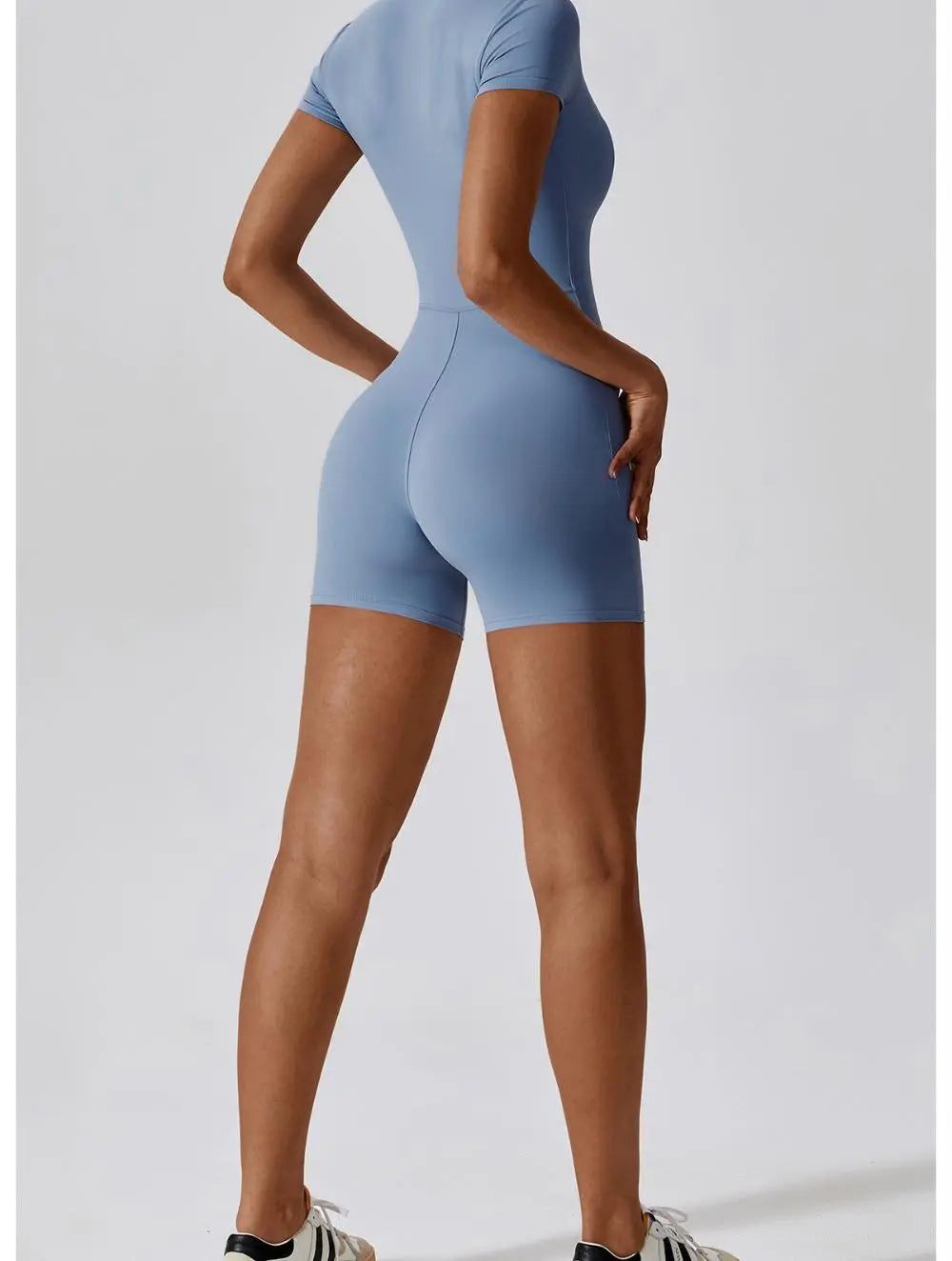 Suvi – Sømløs konturerende dame yoga fitness jumpsuit-shapewear-Zuruz-Lyseblå-S-Zuruz