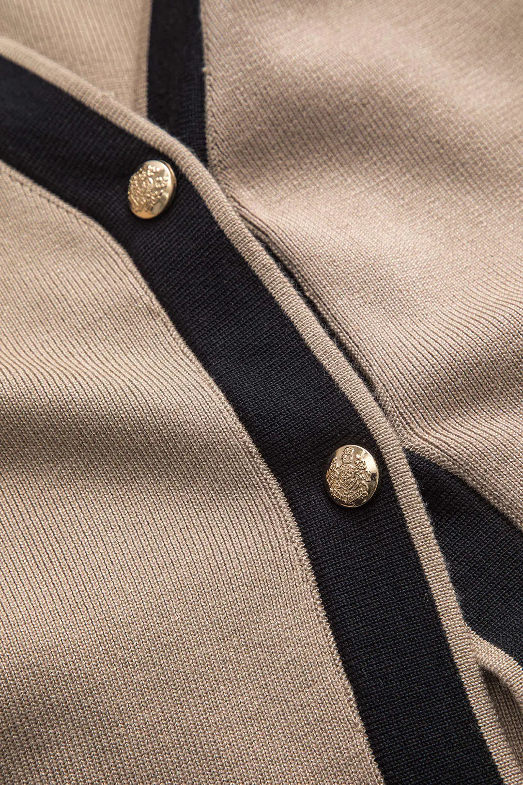 Ysabel – Strikket Knap-lomme Kvinde Cardigan og Nederdel Sæt-Cardigans-Zuruz-Zuruz