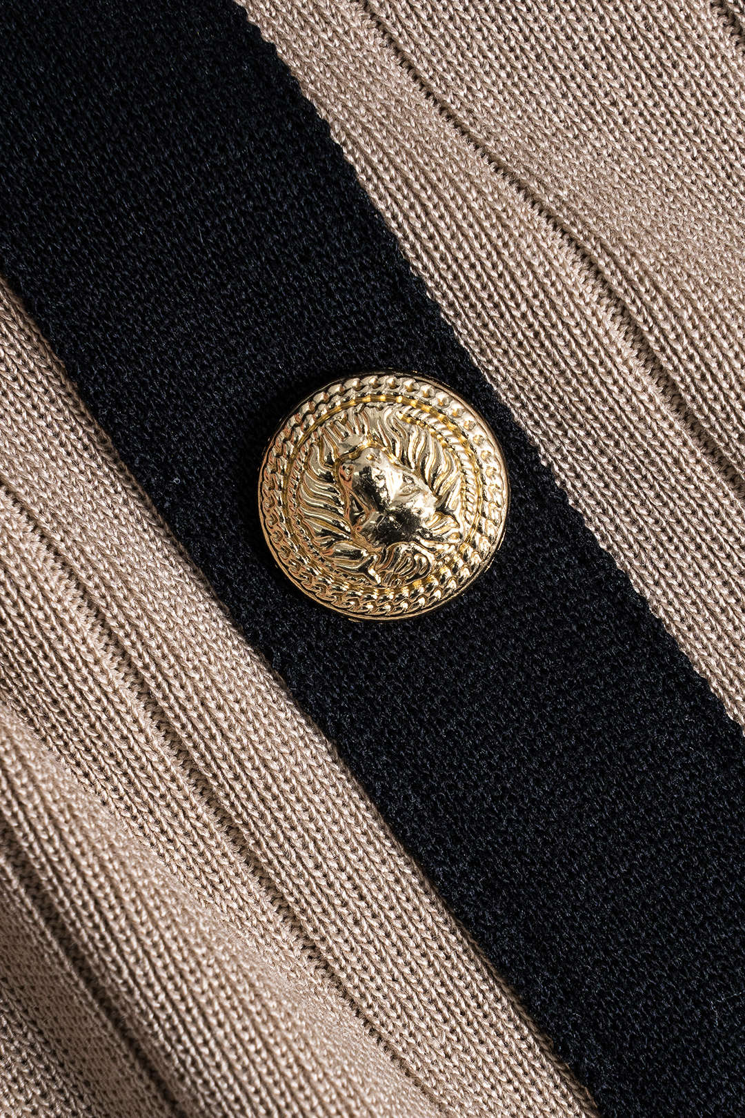 Sabella – Chic Strikket Knap Kvinde Cardigan og Nederdel Sæt-Cardigans-Zuruz-Zuruz