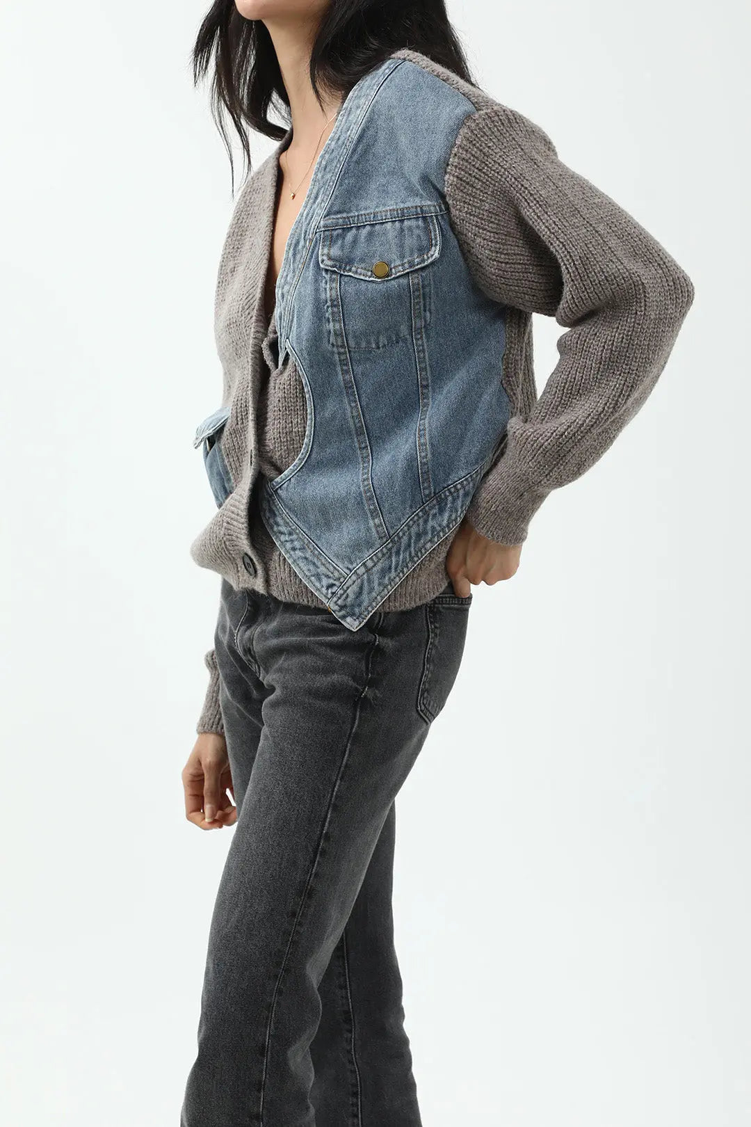 Theodosia – Asymmetrisk Design med Lommer Kvinde Cardigan-Cardigans-Zuruz-Zuruz