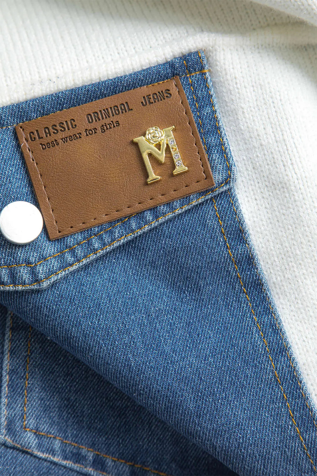 Ariadne – Stilfulde Denim Accenter Kvinde Cardigan-Cardigans-Zuruz-Zuruz
