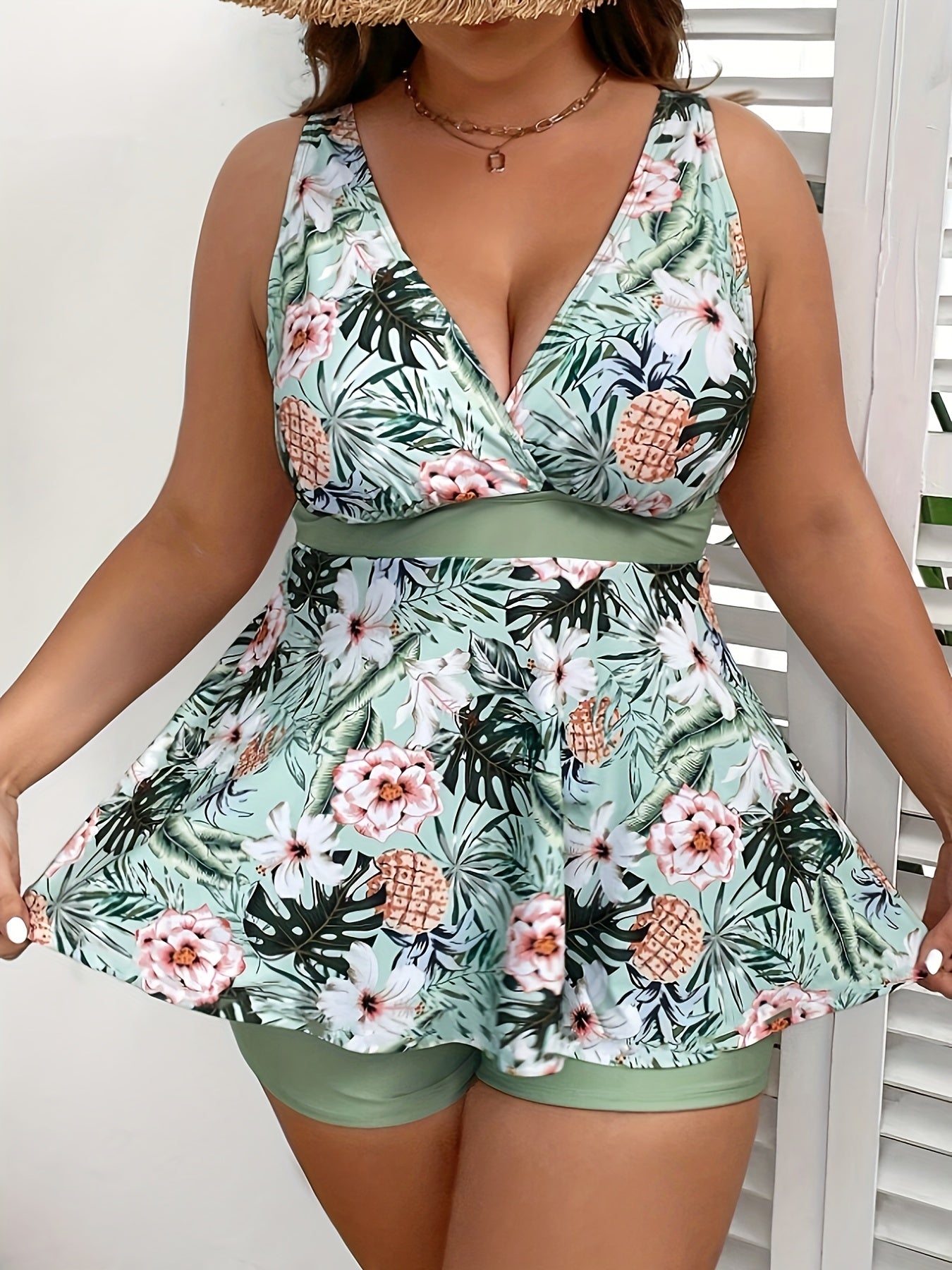 Women's Vacay Tankini Set, Plus Size Tropical Print Neck Top & Boxer Short Bottom Swimsuit 2 Piece Set