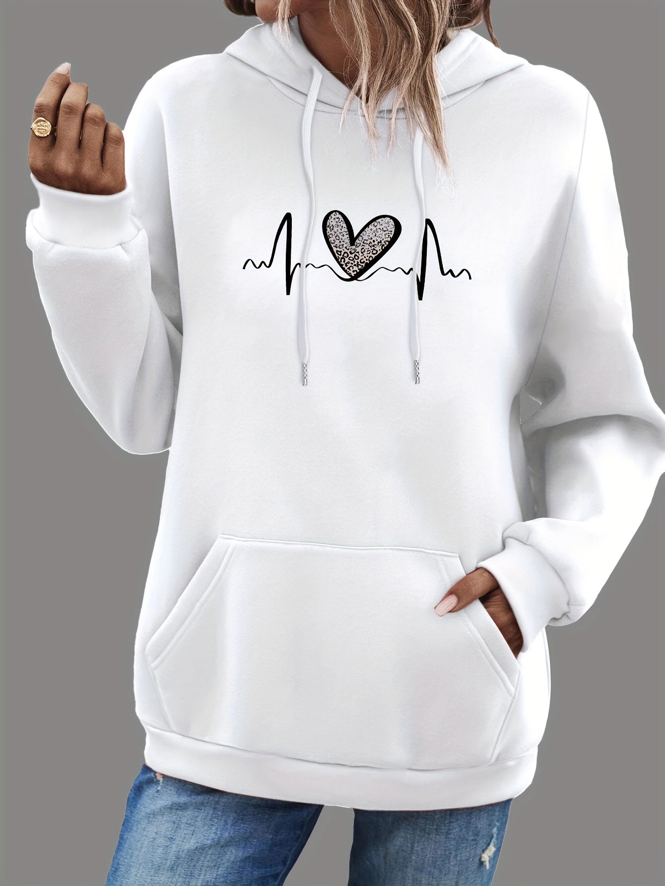 Fashionable Women'S Printed Sweatshirt with Fleece, Featuring a Leopard Print Heart Design, Long Sleeves, And a Hood for Autumn And Winter.