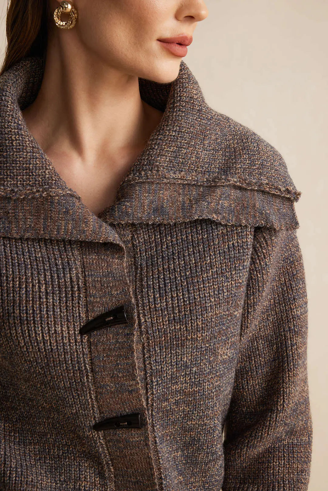 Lucienne – Varm og Stilfuld Kvindestrikket Knap Cardigan-Cardigans-Zuruz-Zuruz