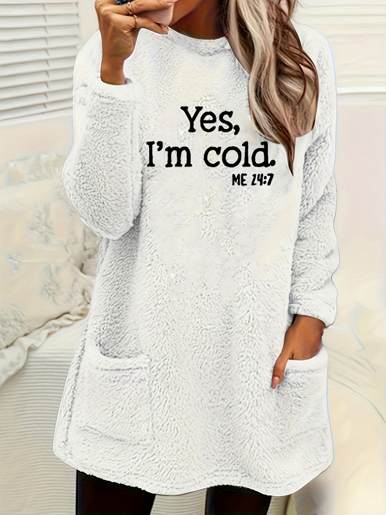 Women's Casual "Yes I'm Cold" Letter Print Dual-Sided Fleece Pullover Sweatshirt - Cozy Round Neck Long Sleeve with Pockets, Machine Washable Winter Warmth for Fall & Winter, Winter Sweater, Cold Weather Apparel, Playful Text Design, Durable Comfort