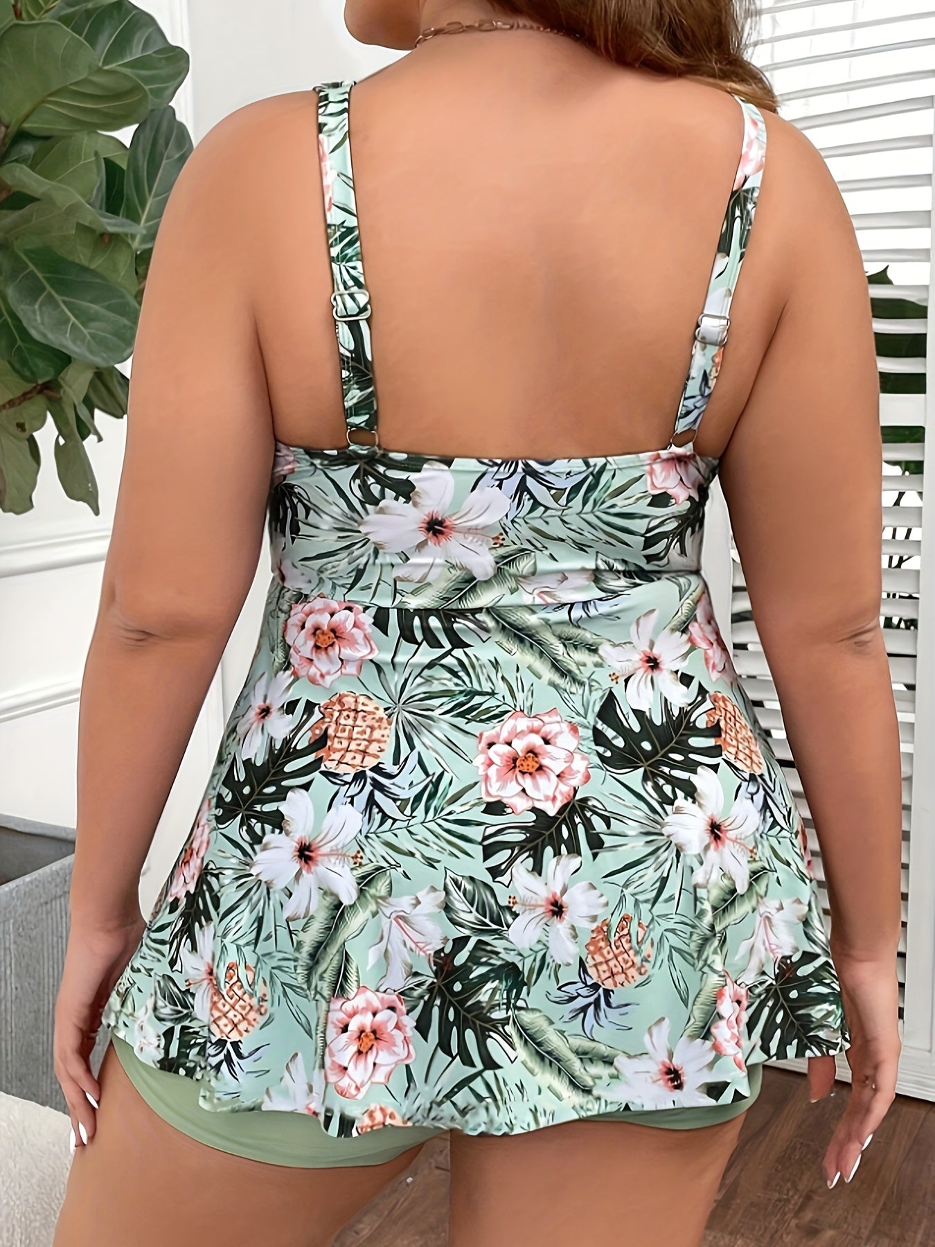 Women's Vacay Tankini Set, Plus Size Tropical Print Neck Top & Boxer Short Bottom Swimsuit 2 Piece Set