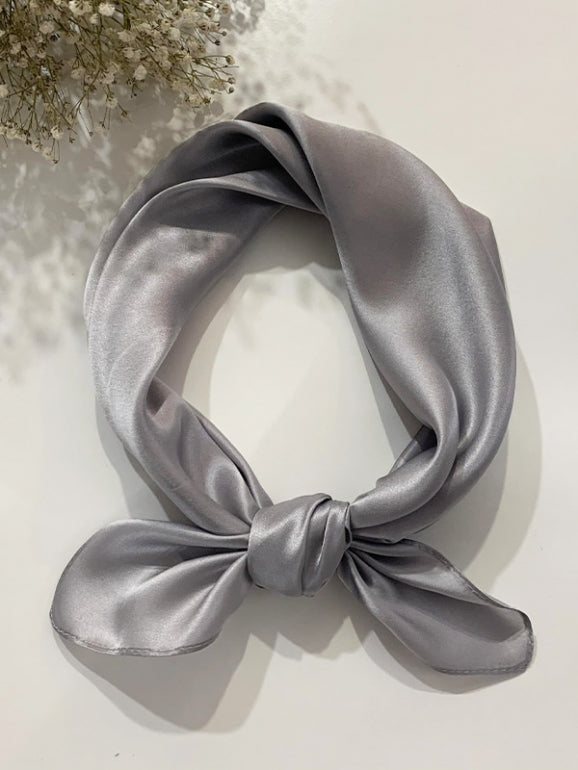Milica – Tidløs farveharmoni dame firkantet tørklæde-Scarf-Zuruz-Grå-53 cm × 53 cm-Zuruz