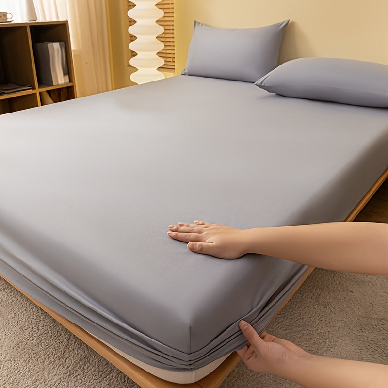1pc Brushed Fitted Sheet, Soft Comfortable Solid Color Light Grey Bedding Fitted Sheet, For Bedroom Guest Room Student Dorm, With Deep Pocket, Fitted Bed Sheet Only