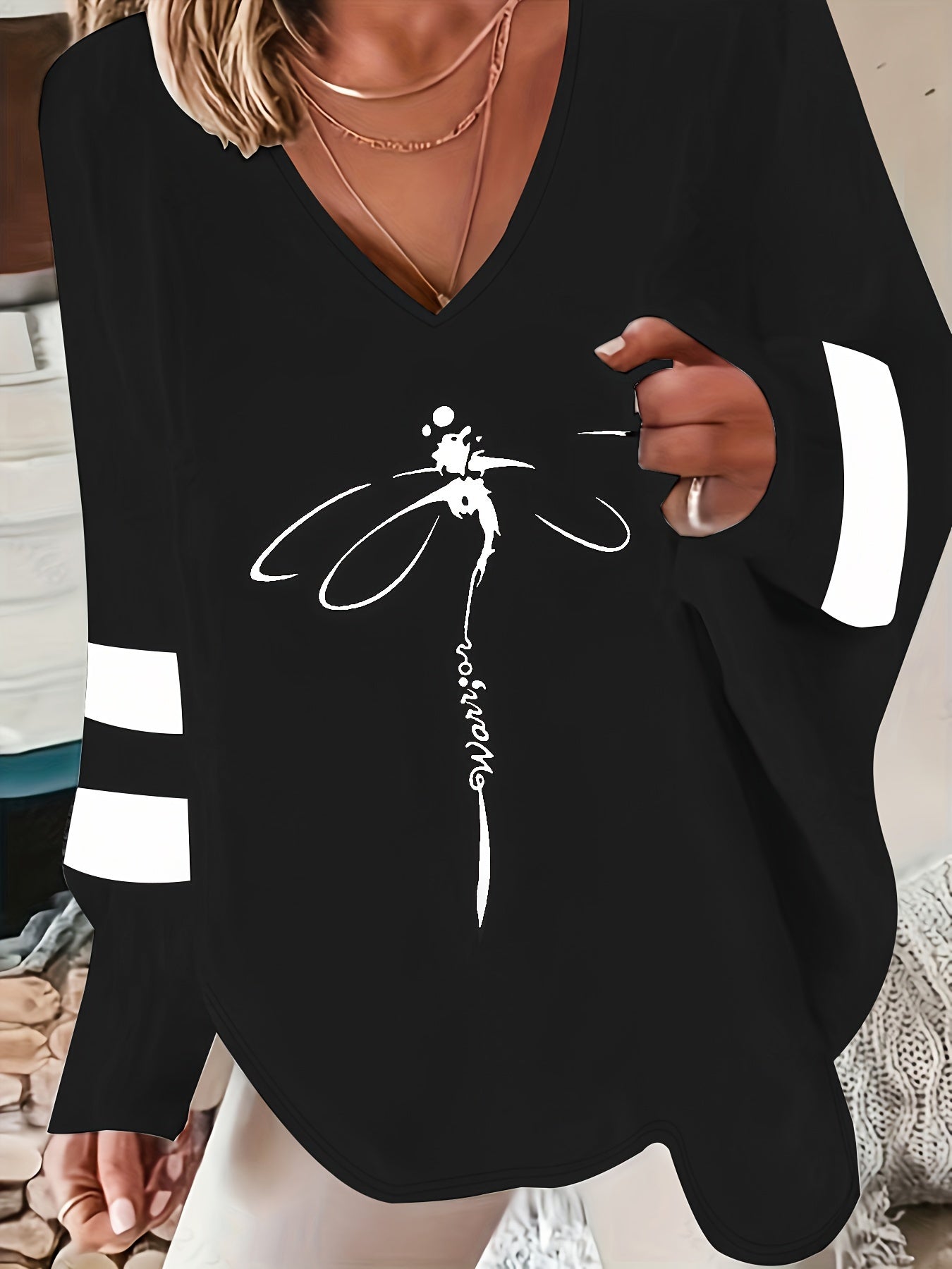 Dragonfly Print V Neck Sweatshirt, Casual Long Sleeve Loose Sweatshirt, Women's Clothing