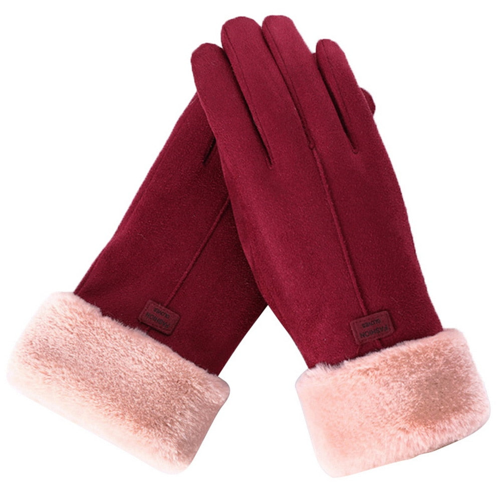 Insulated gloves featuring adjustable cuff and thermal fleece interior