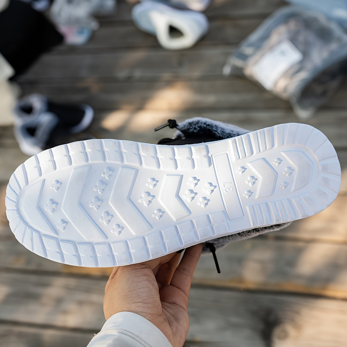 Women'S Casual Shoes in Black And Blue, Thickened for Warmth in Autumn And Winter, Breathable, Non-Slip, Solid Color Pattern, Easy to Wear Slip-On Loafers with Round Toes And Elastic Laces, Lightweight Work And Leisure Shoes.