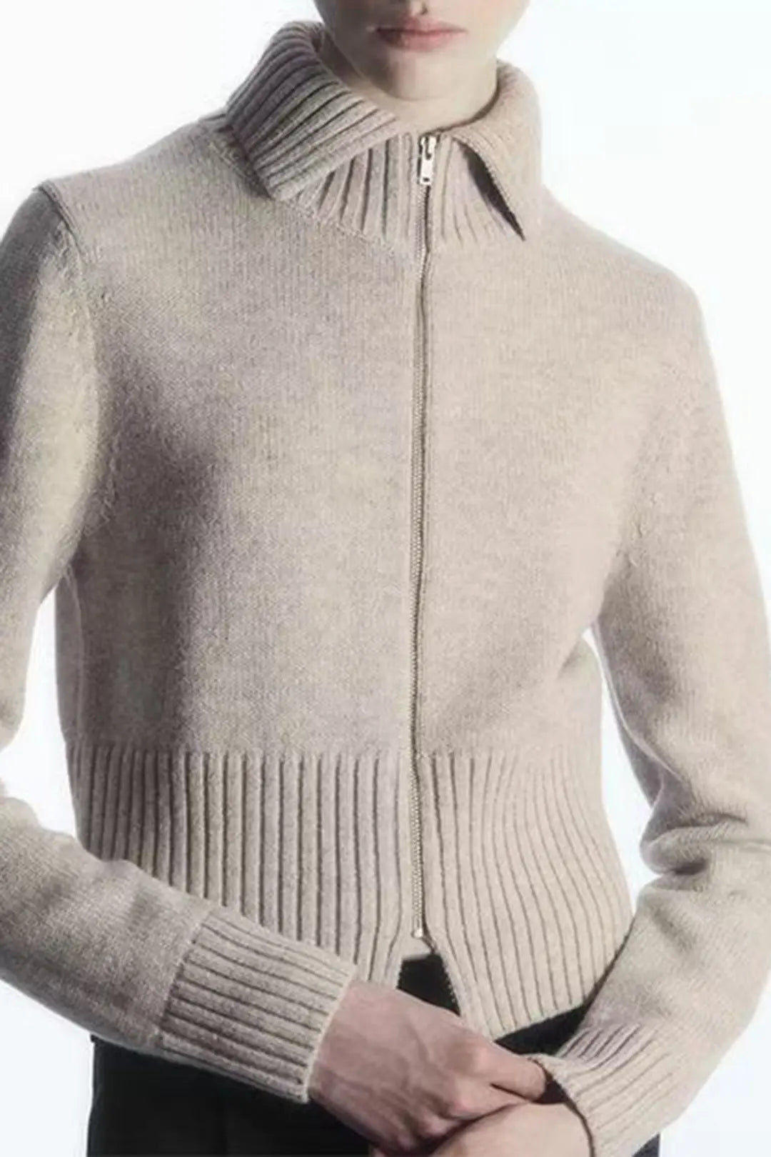 Odetta – Hyggelig Ensfarvet Forreste Lynlås Kvinde Cardigan-Cardigans-Zuruz-Zuruz