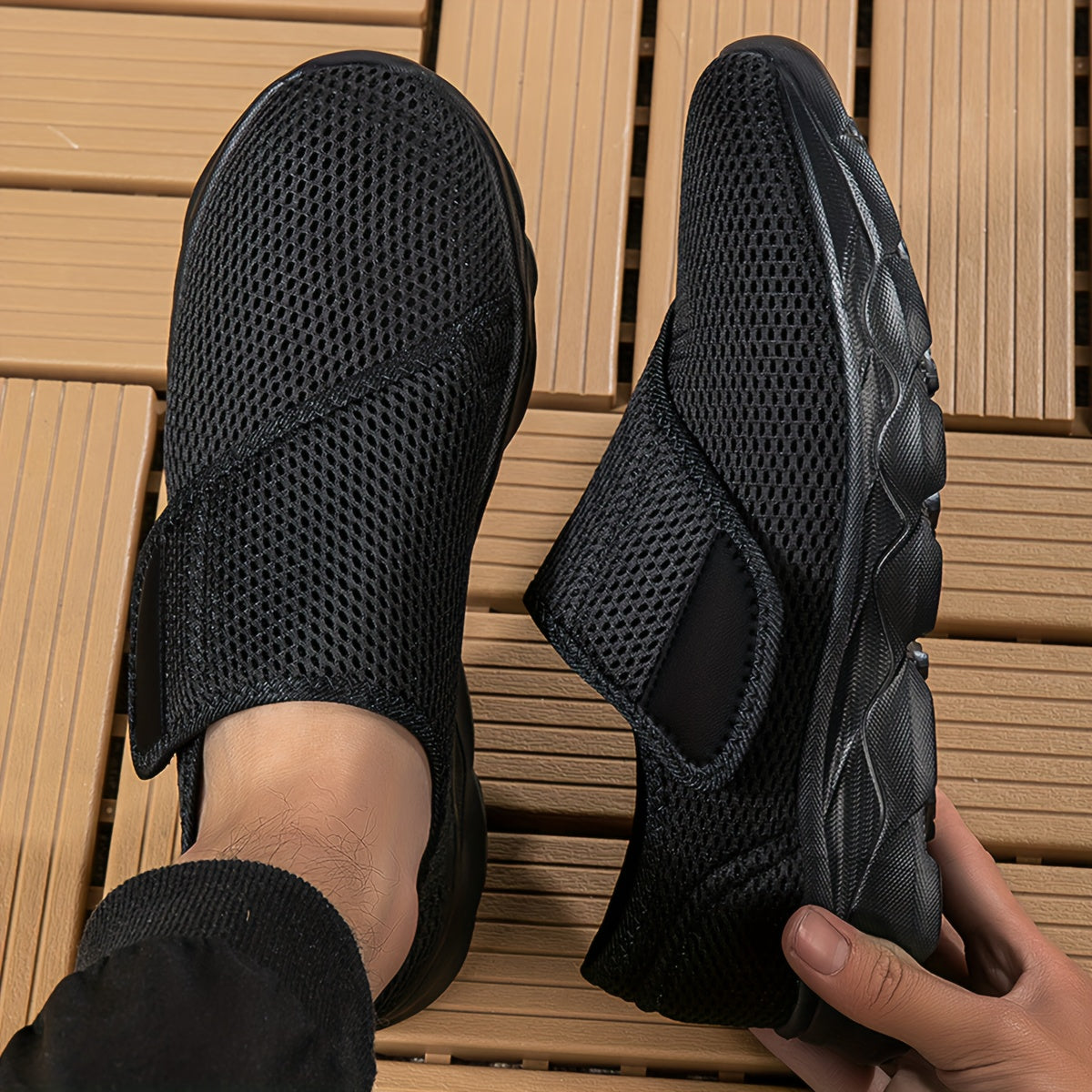 Men's and Women's shoes with adjustable straps, soft soles, and orthopedic design, suitable for swollen feet and indoor-outdoor. Ideal for elderly individuals with foot and.
